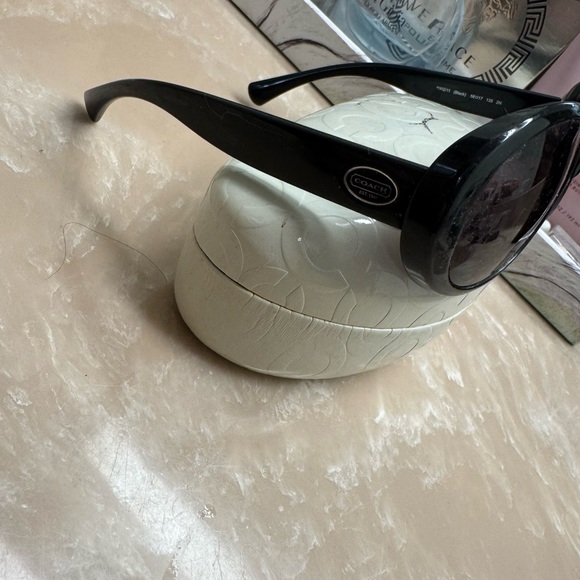 COACH sunglasses with case - Picture 4 of 7